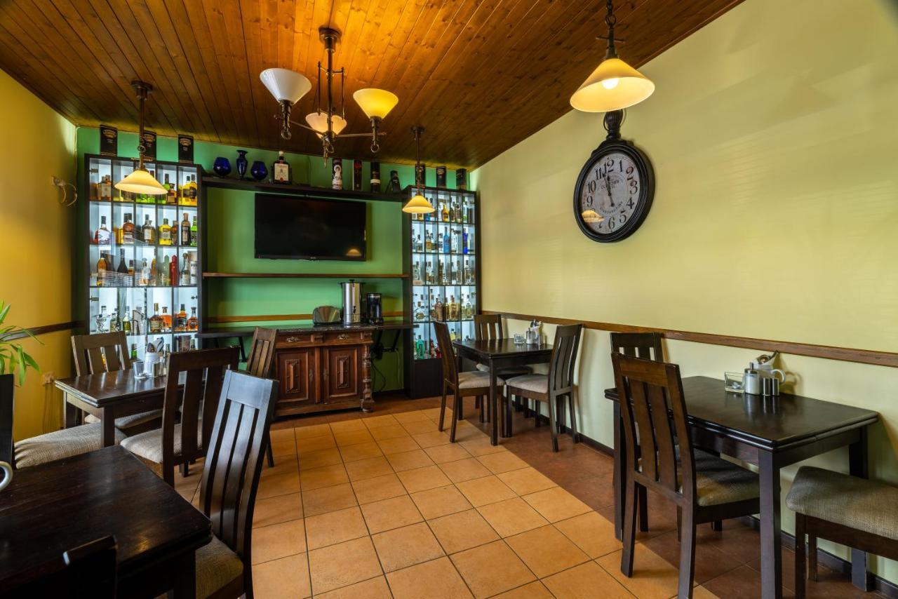Guest house Rodos - Cafe Prague